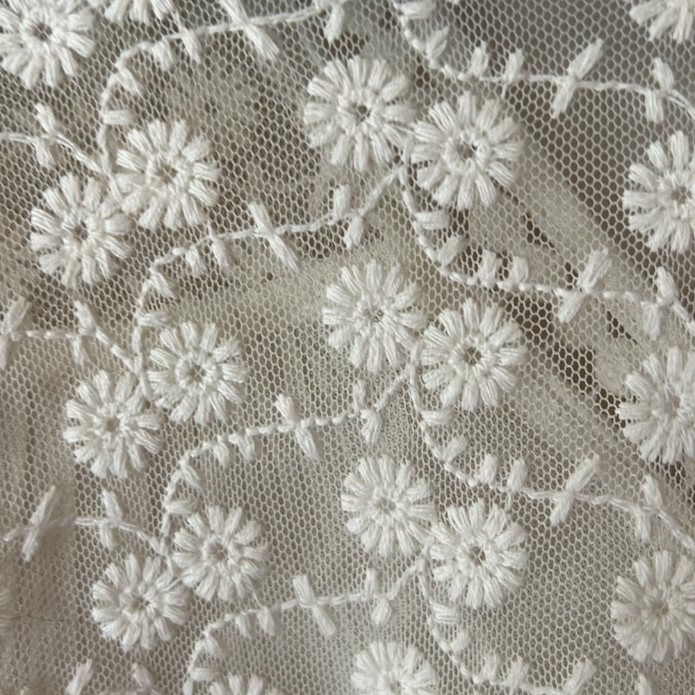 John Paul Richard Raelinn Crochet Detail Top Size XL Ivory Color - Picture 8 of 10